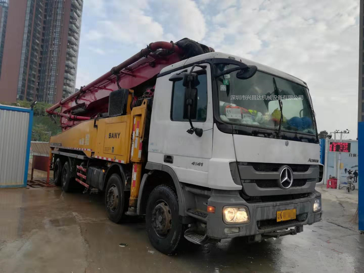 广东广州2013年56米三一重工泵车，奔驰底盘