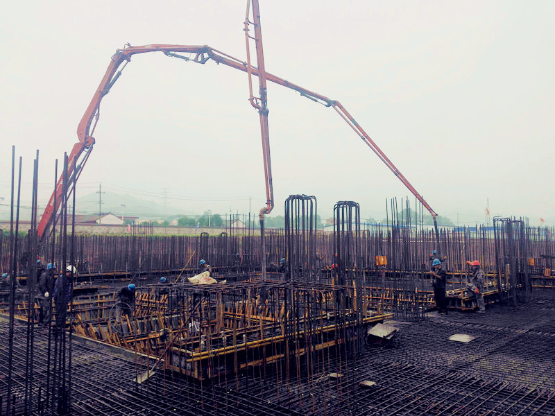 建筑工程公司:陕西商洛项部目翻车机室煤斗层混凝土顺利浇筑完成