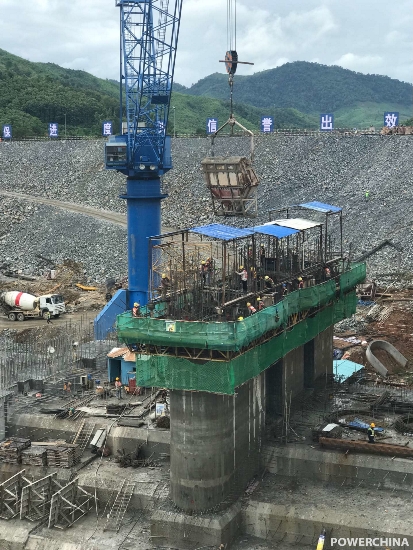 滑模助力南欧江一级电站闸墩浇筑 - 混凝土搅拌车施工新闻_兴昌达