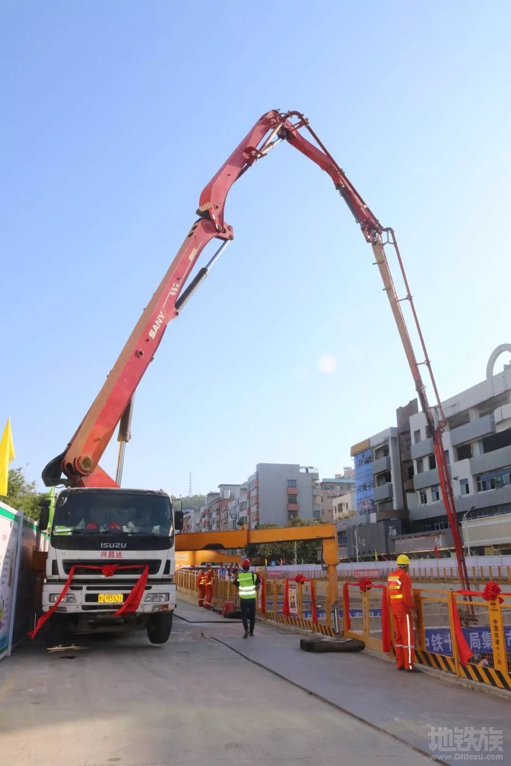 兴昌达泵车助力深圳地铁10号线双拥街站封顶 为亚洲最长单体地铁站 兴昌达泵车助力深圳地铁10号线双拥街站封顶 为亚洲最长单体地铁站